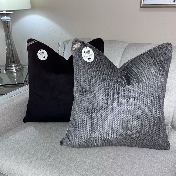 1-NWT CALLISTO HOME FUR/VELVET
DECORATIVE PILLOW (Read description for details) - Picture 6 of 17